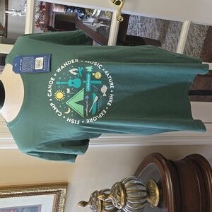 Life is Good Crusher Graphic T-Shirt Green ALL ABOUT CAMP Short Sleeve Sz XL NEW